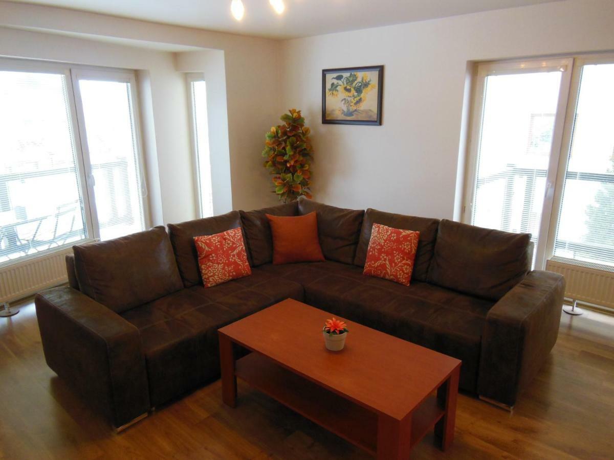 Apartman Slavkov Home & Parking Nová Lesná Eksteriør billede